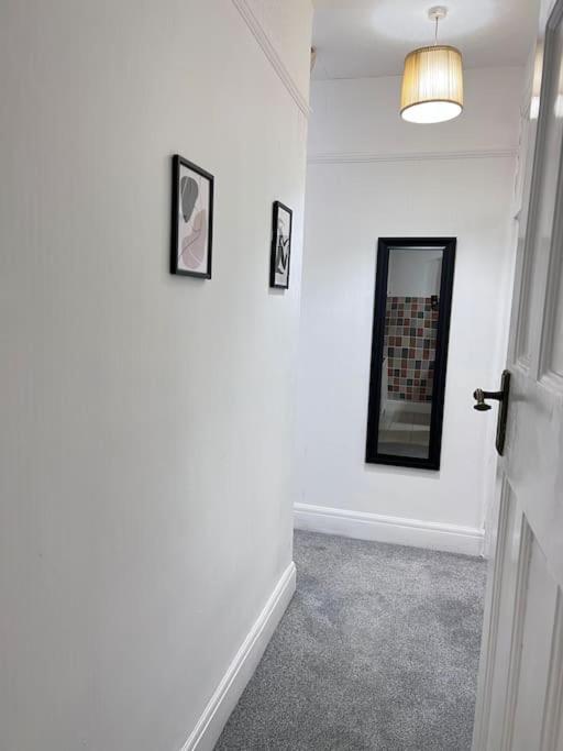 Spacious 3 Bed Flat - Beach Nearby - No Pets Southend-on-Sea Exterior foto