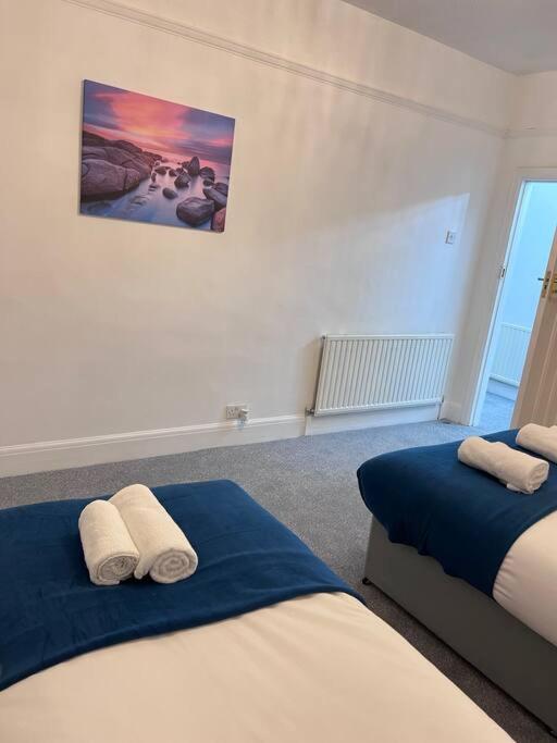 Spacious 3 Bed Flat - Beach Nearby - No Pets Southend-on-Sea Exterior foto